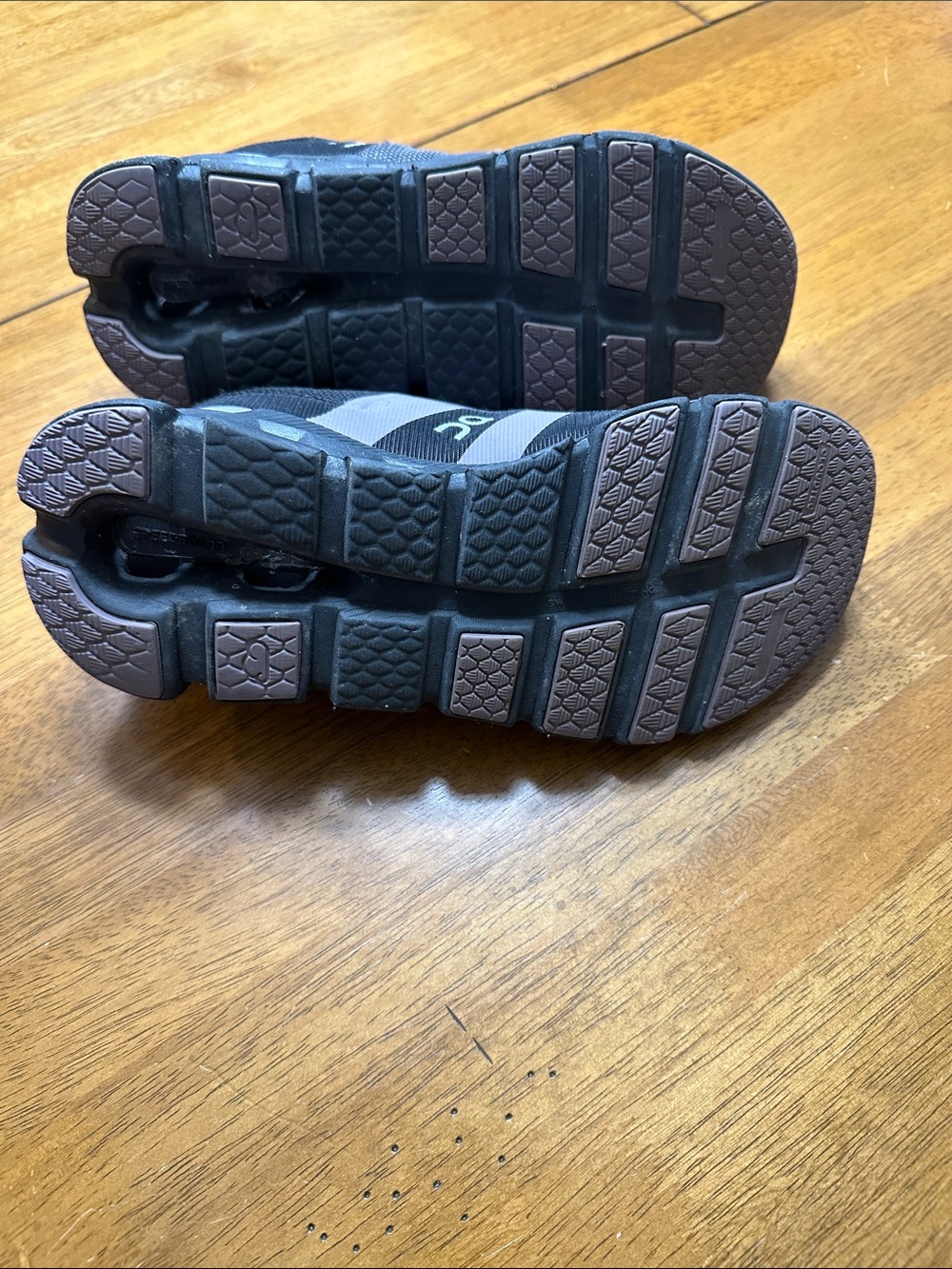 On Running Women's Gray and Lavender Cloud Trainers - Picture 5 of 6